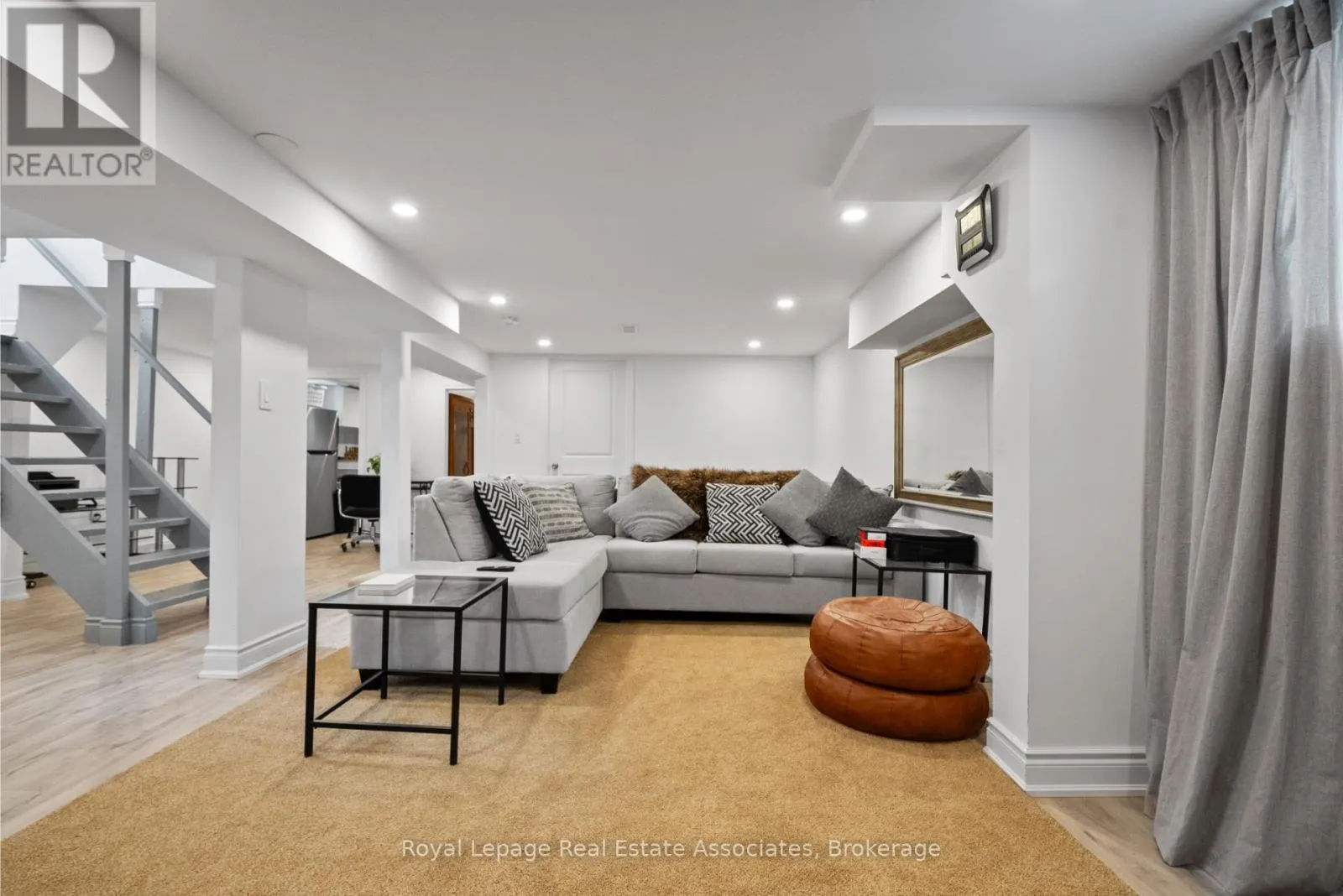 23 THORLEY DRIVE