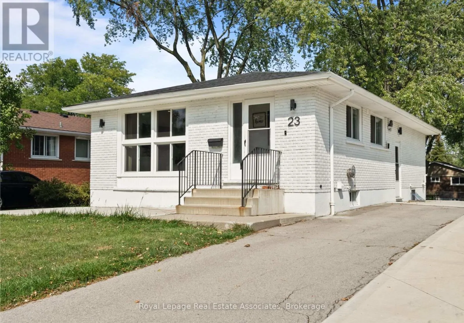 23 THORLEY DRIVE