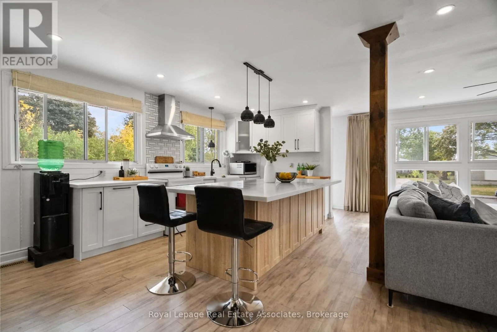 23 THORLEY DRIVE