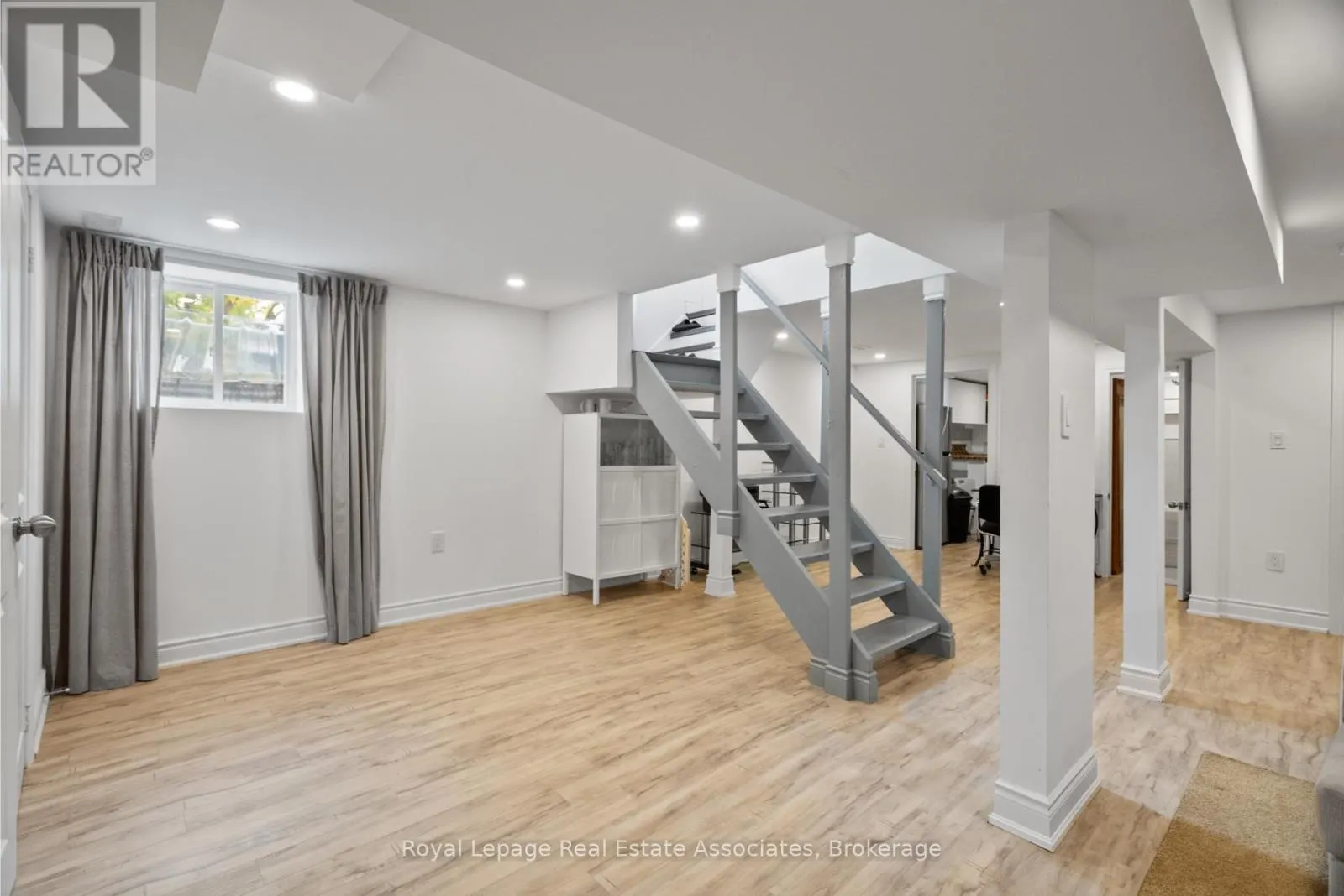 23 THORLEY DRIVE