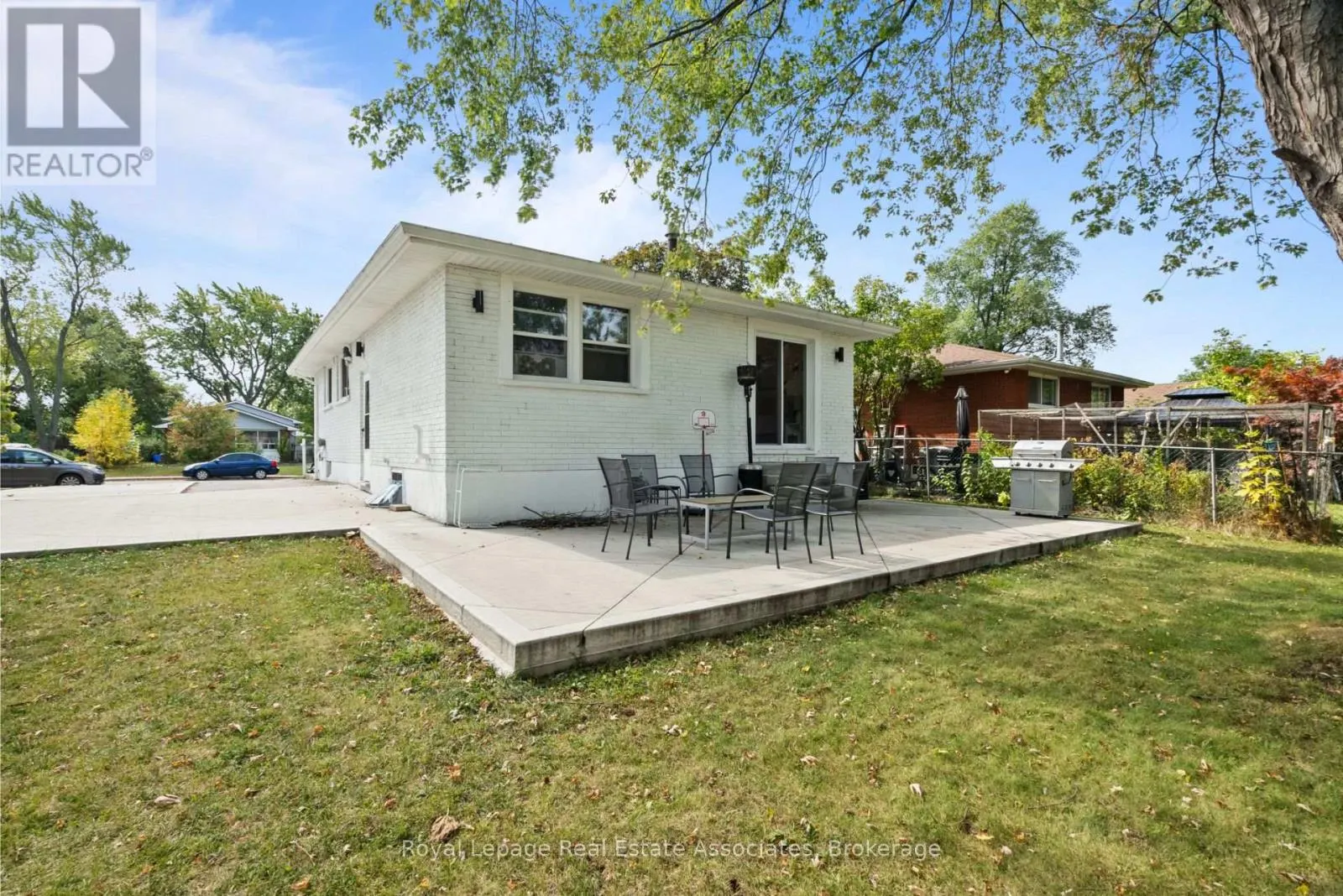 23 THORLEY DRIVE