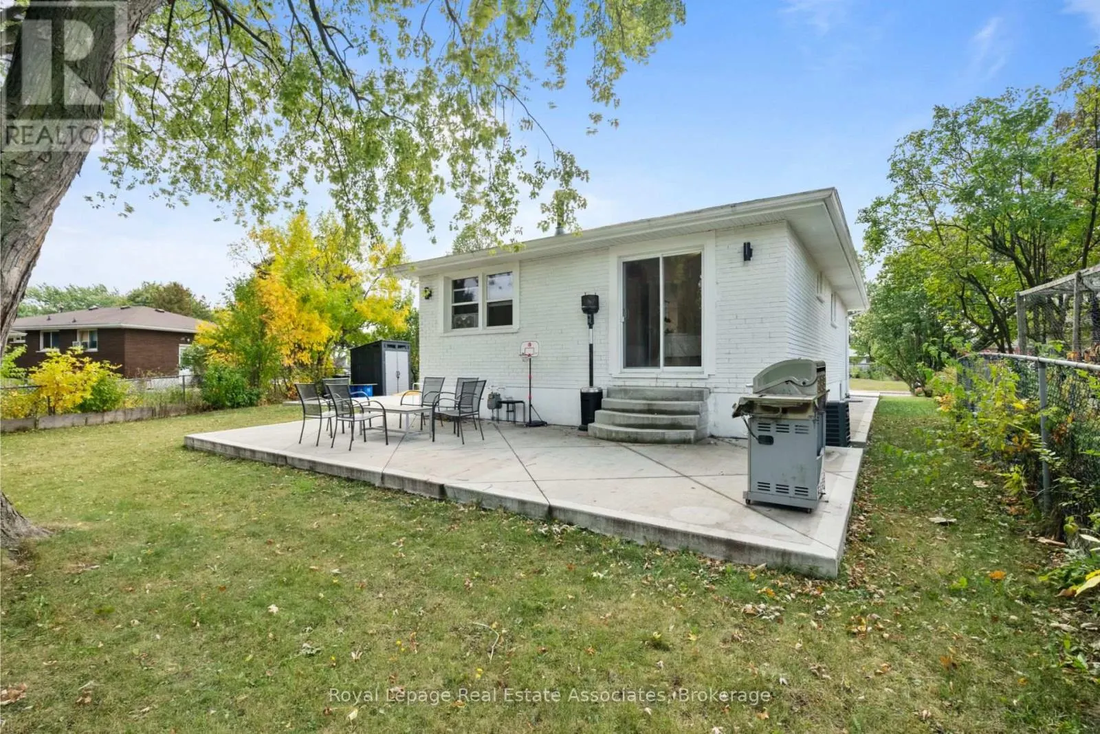 23 THORLEY DRIVE