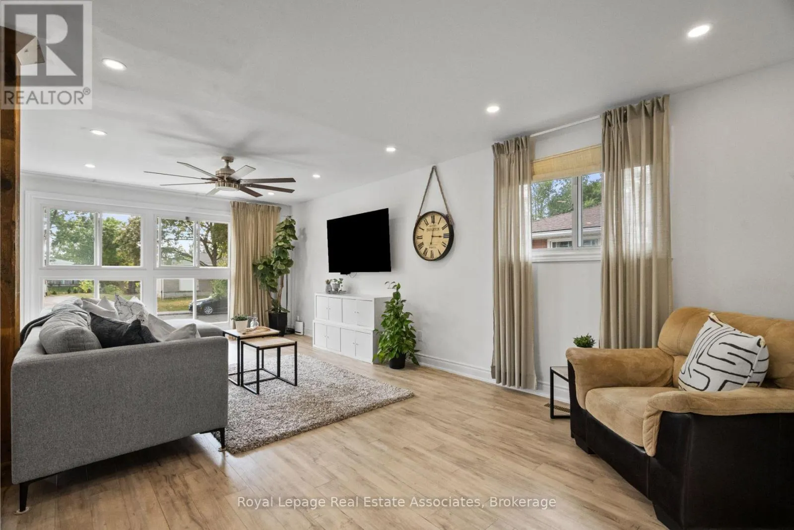 23 THORLEY DRIVE