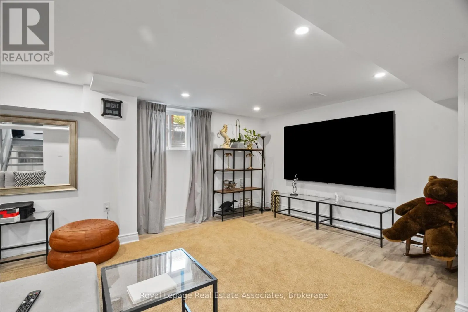 23 THORLEY DRIVE