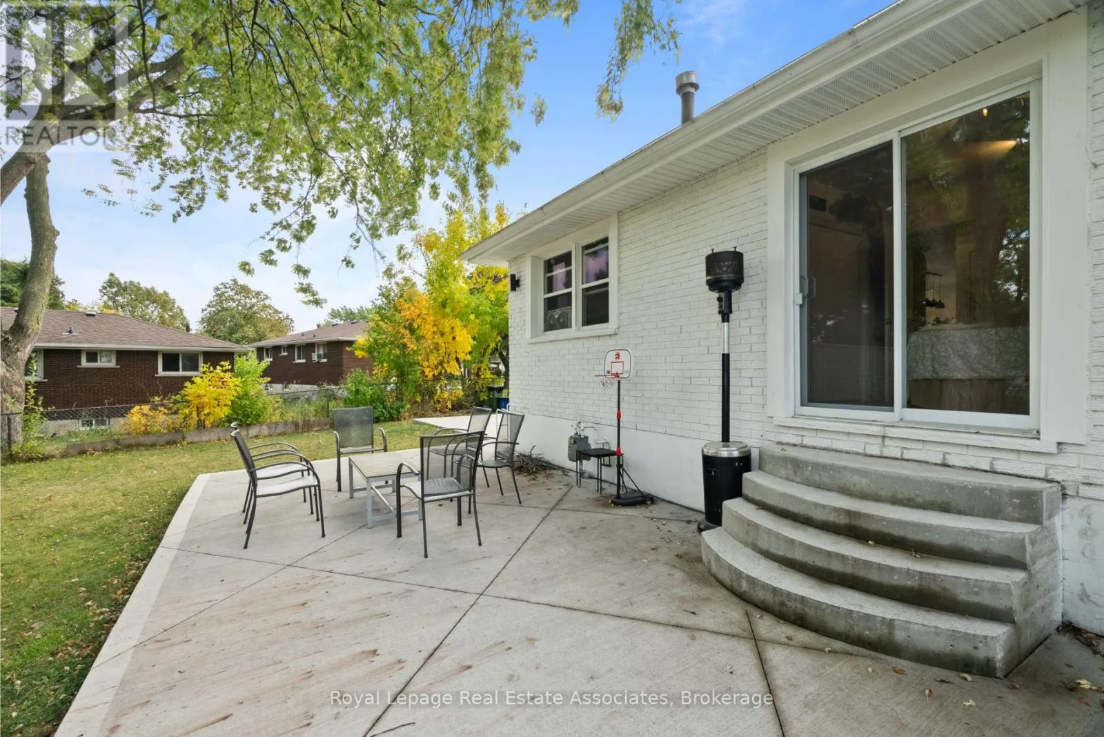 23 THORLEY DRIVE