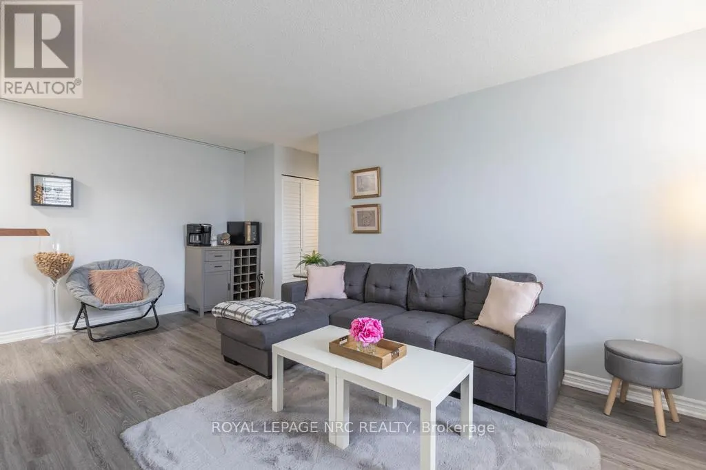 104 - 851 QUEENSTON ROAD
