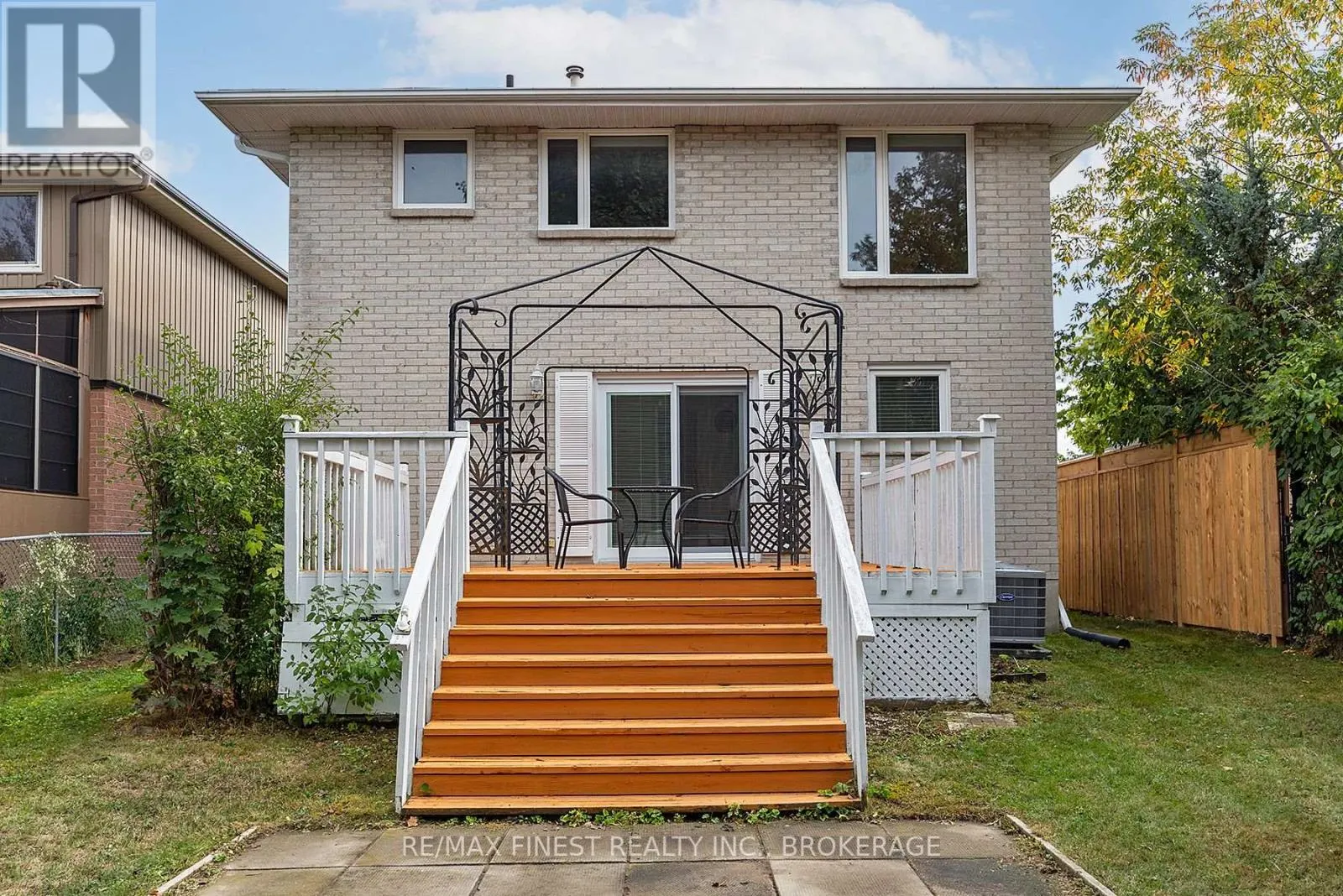 1068 WILLOWOOD DRIVE