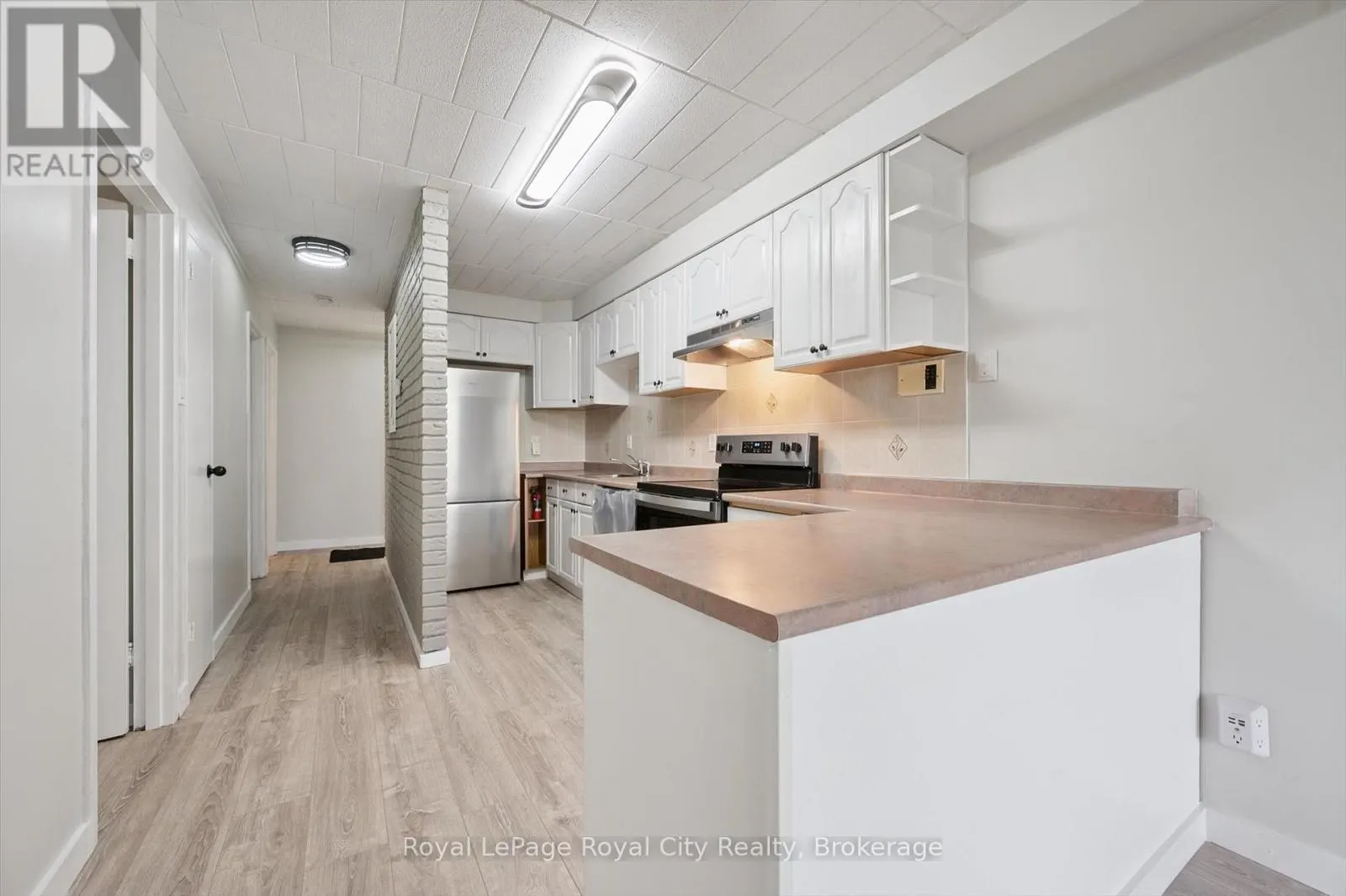 24 - 63 CONROY CRESCENT, #24