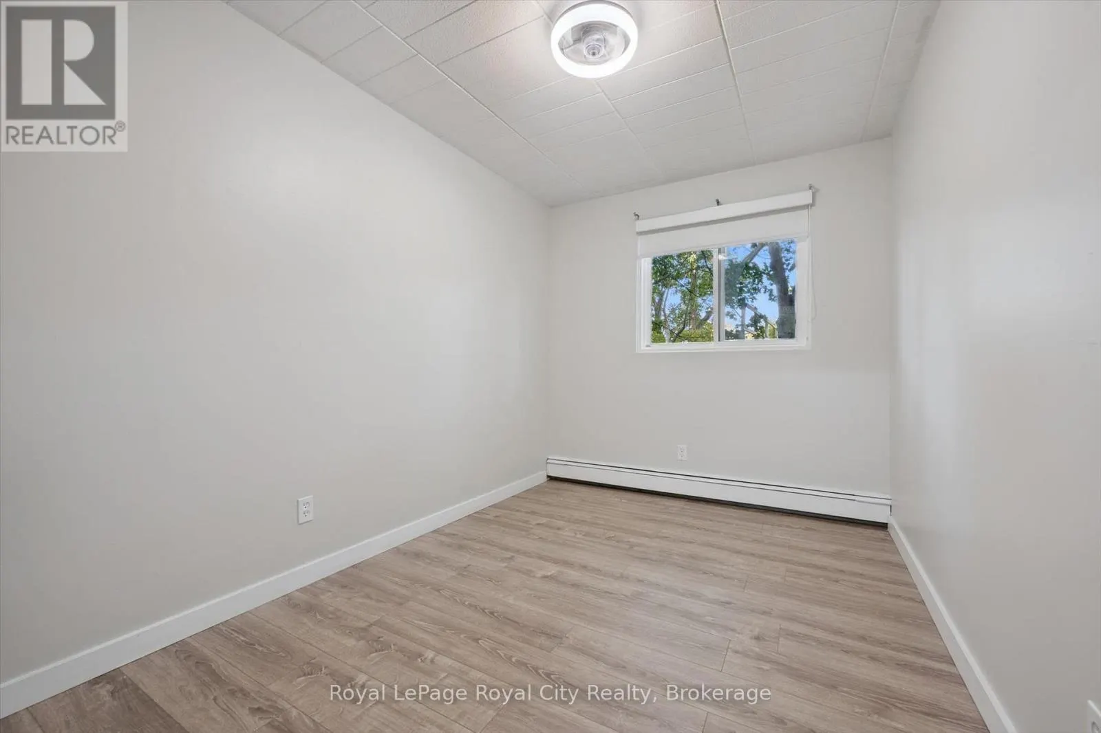 24 - 63 CONROY CRESCENT, #24