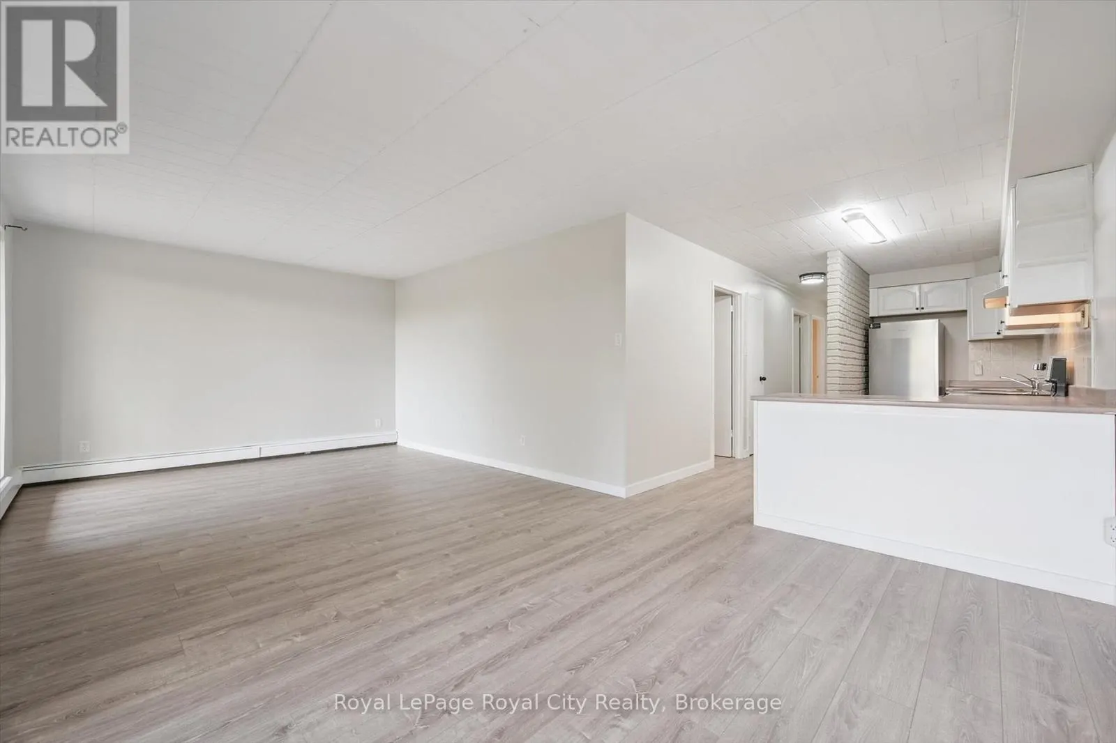 24 - 63 CONROY CRESCENT, #24