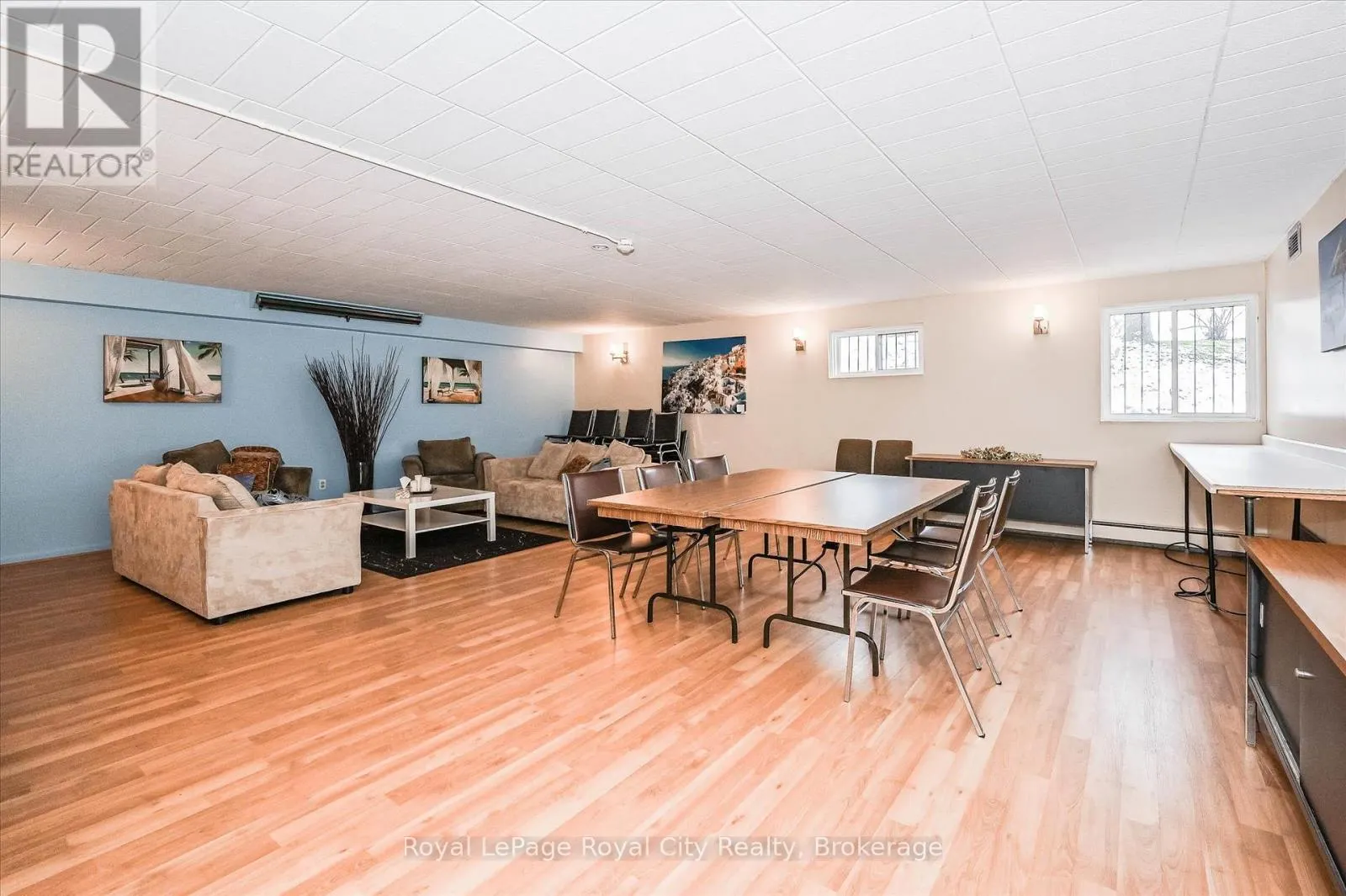 24 - 63 CONROY CRESCENT, #24