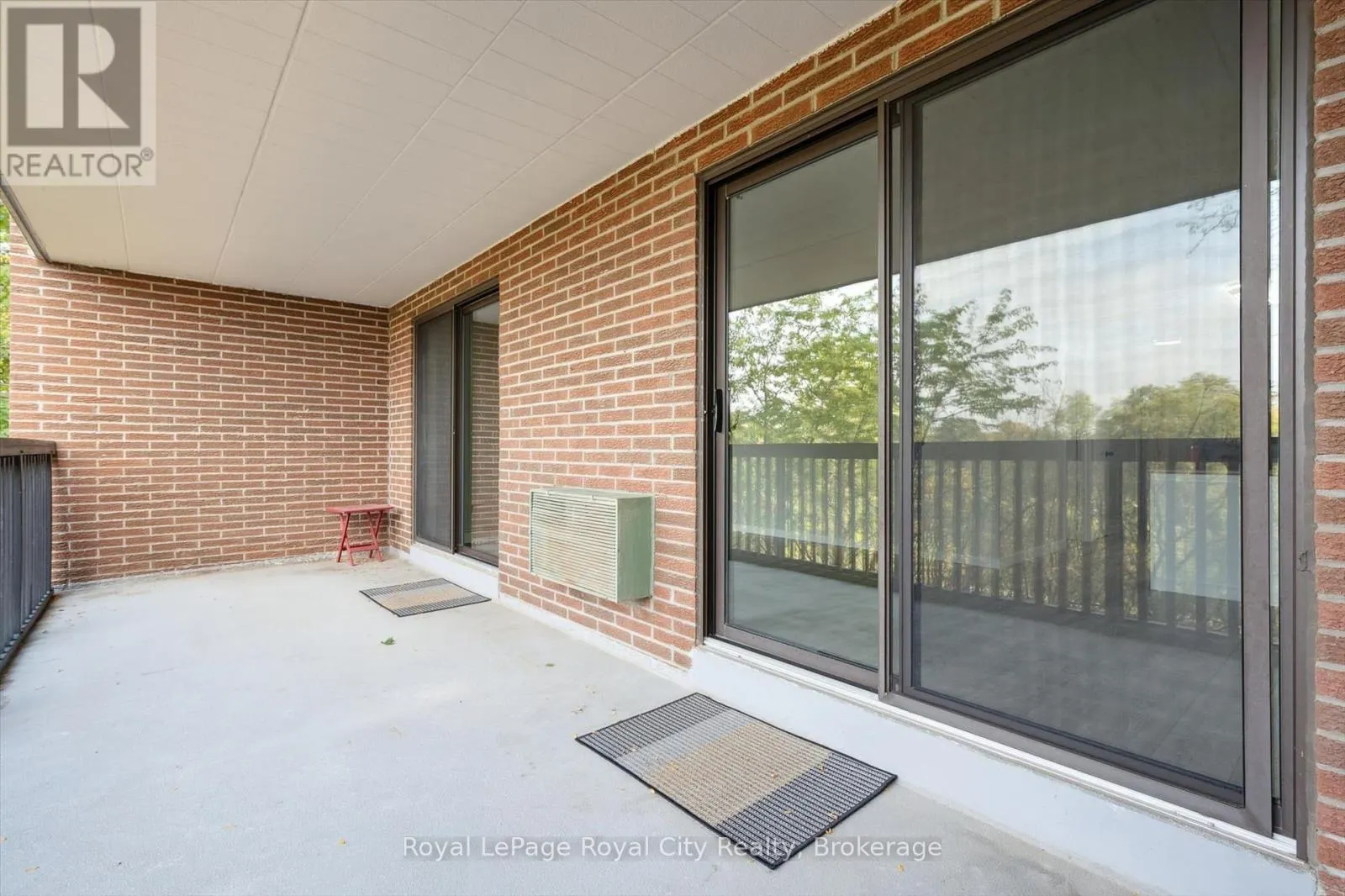 24 - 63 CONROY CRESCENT, #24