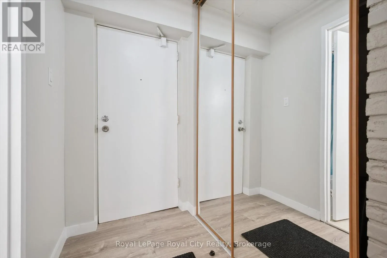 24 - 63 CONROY CRESCENT, #24