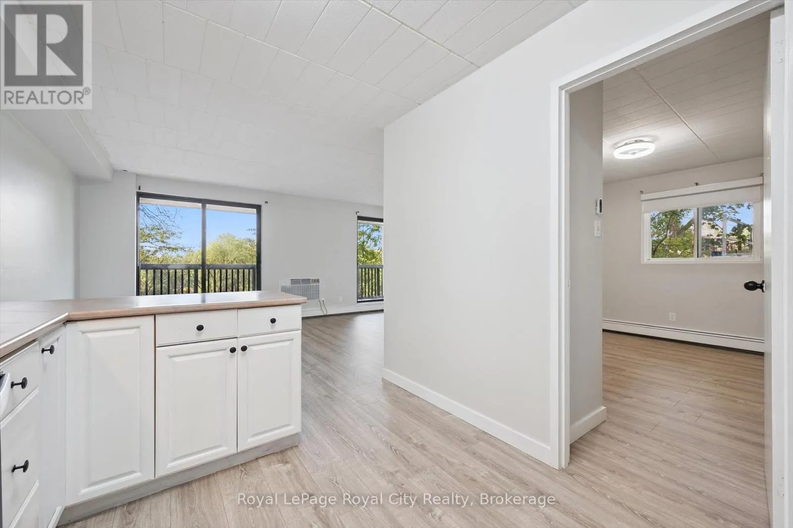 24 - 63 CONROY CRESCENT, #24