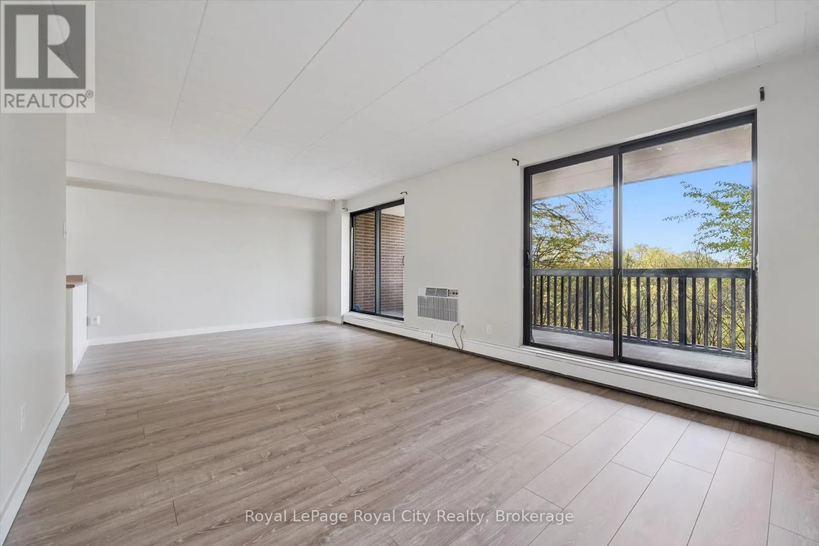 24 - 63 CONROY CRESCENT, #24