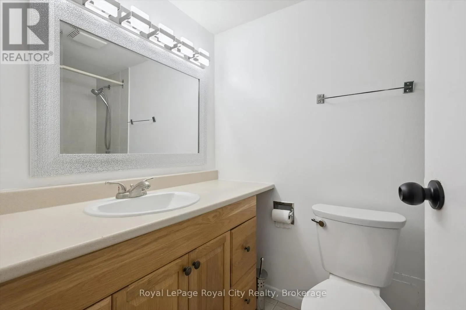 24 - 63 CONROY CRESCENT, #24