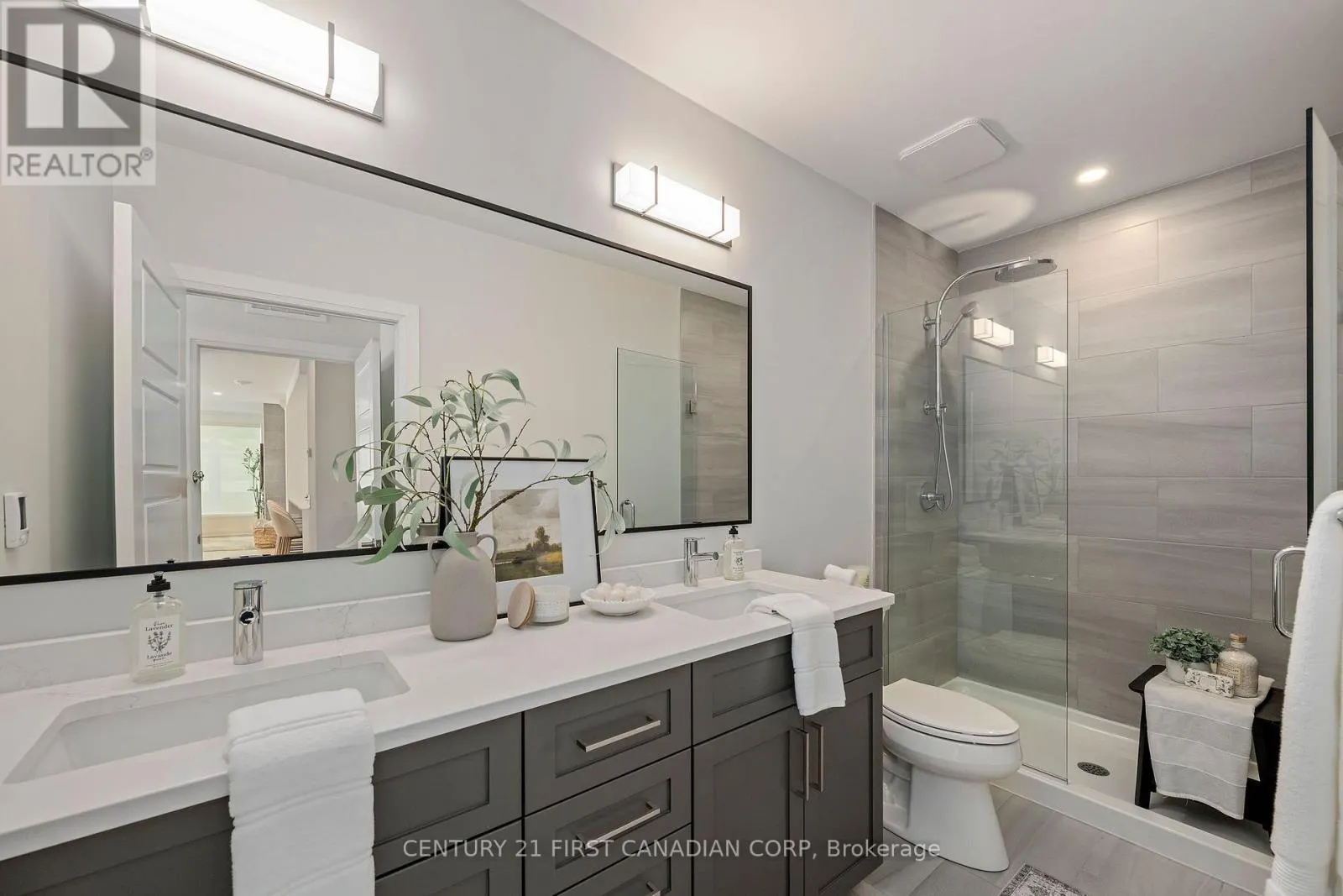 115 - 1975 FOUNTAIN GRASS DRIVE, #115