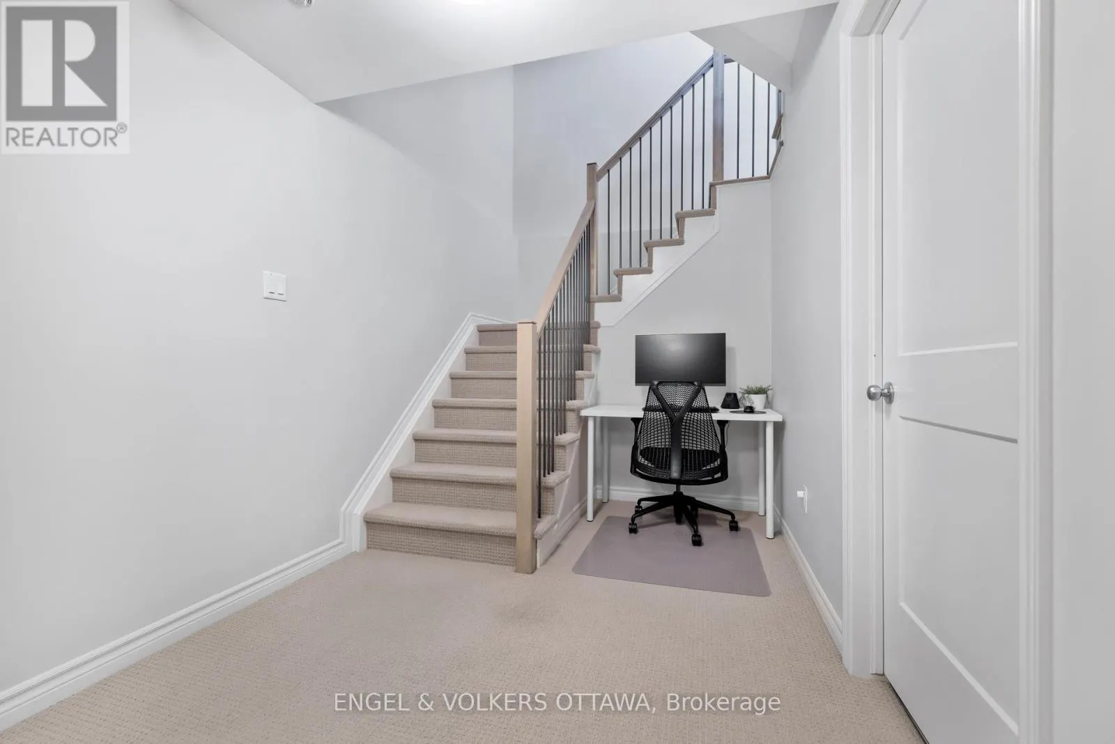610 EGRET WAY