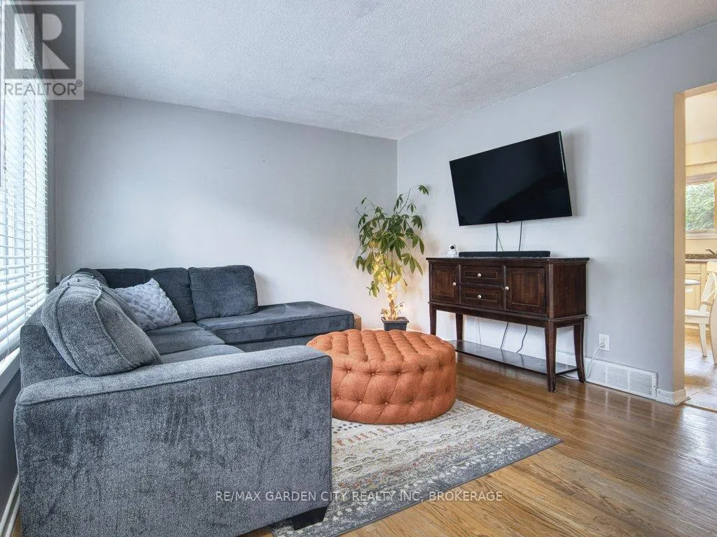 18 PRINCE PAUL CRESCENT