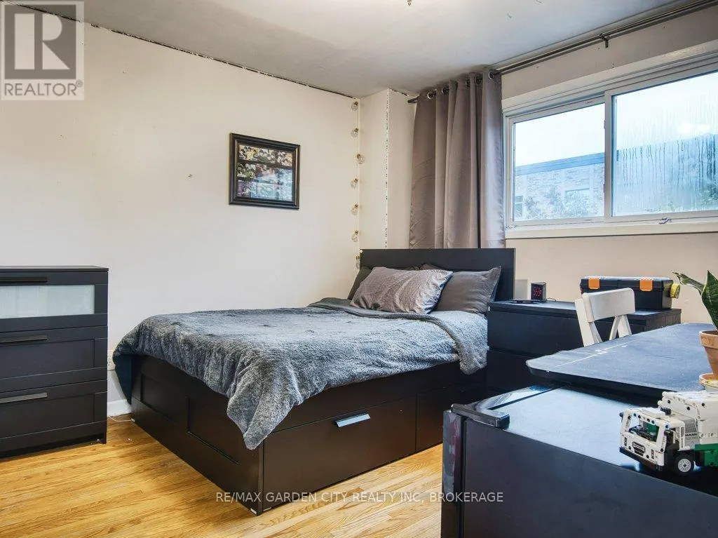 18 PRINCE PAUL CRESCENT