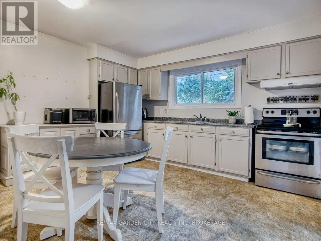 18 PRINCE PAUL CRESCENT