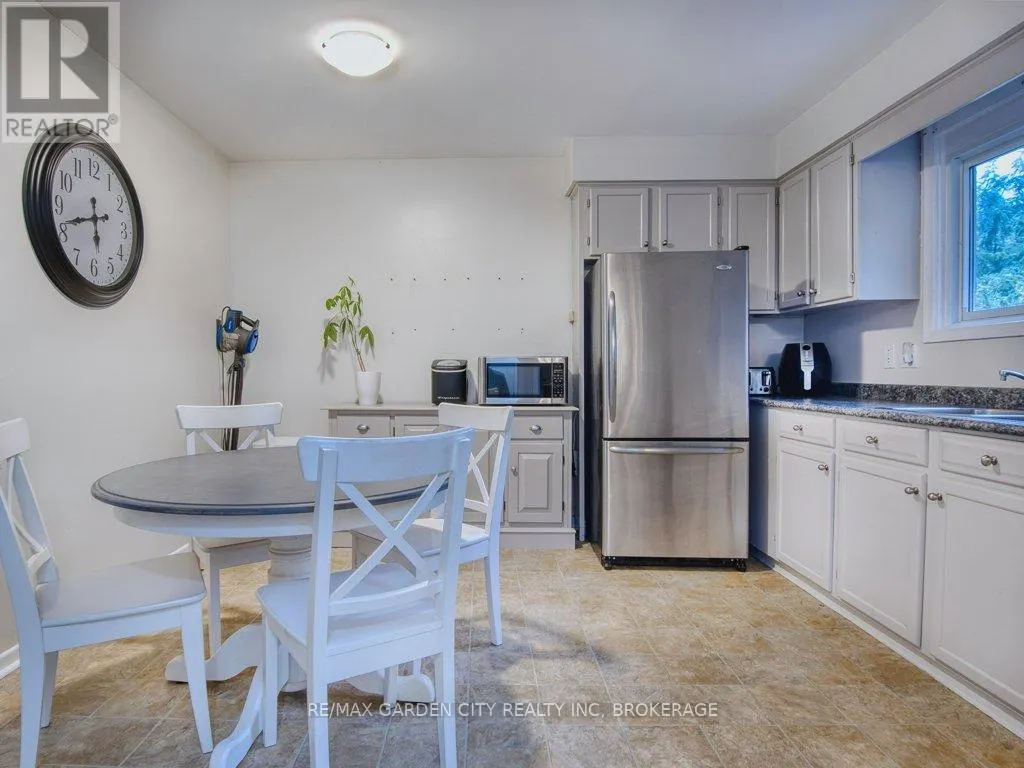 18 PRINCE PAUL CRESCENT