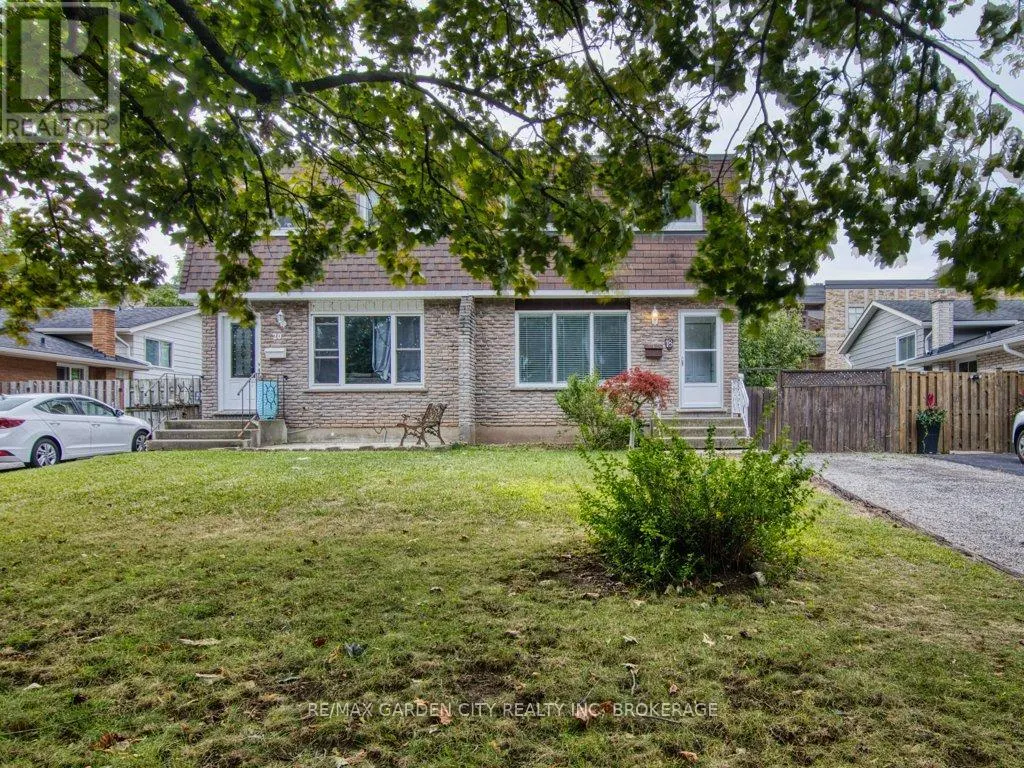 18 PRINCE PAUL CRESCENT