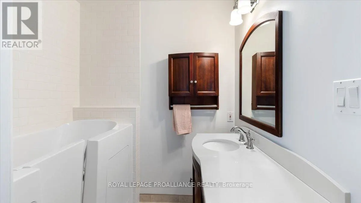 68 INKERMAN STREET W