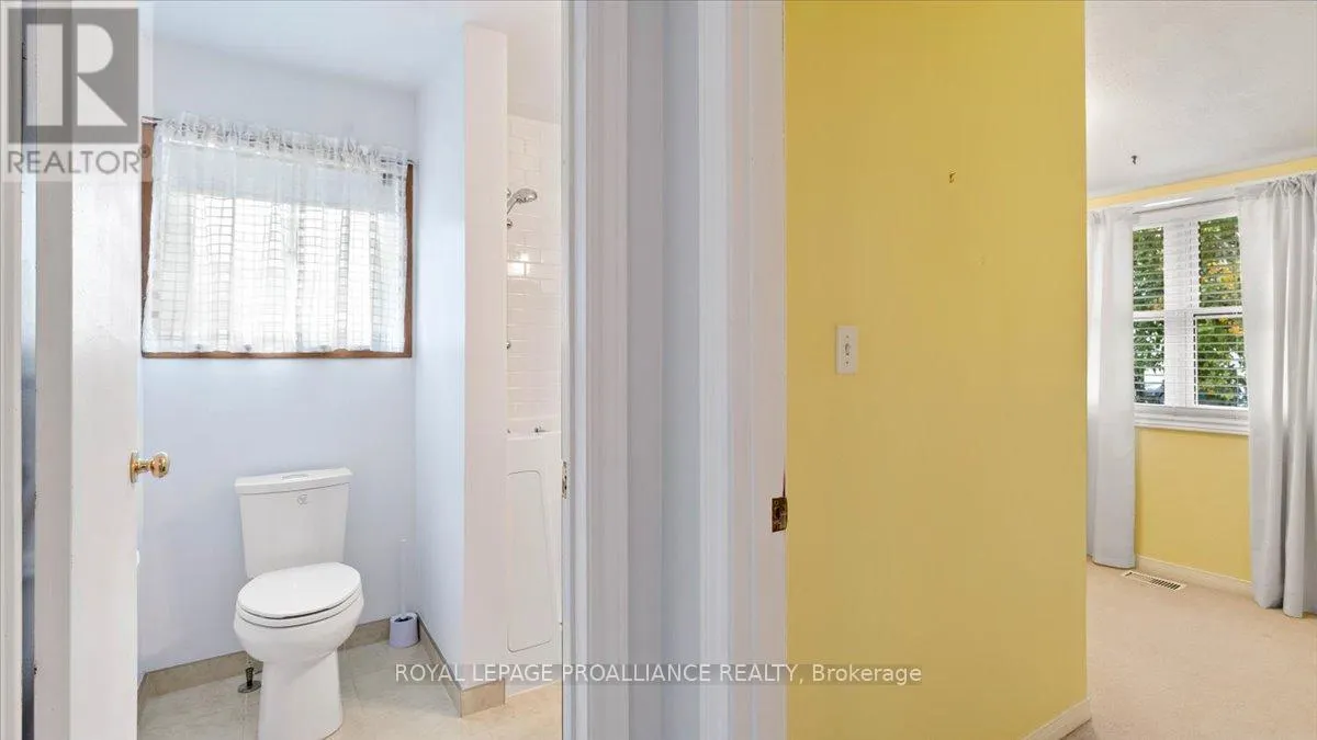 68 INKERMAN STREET W