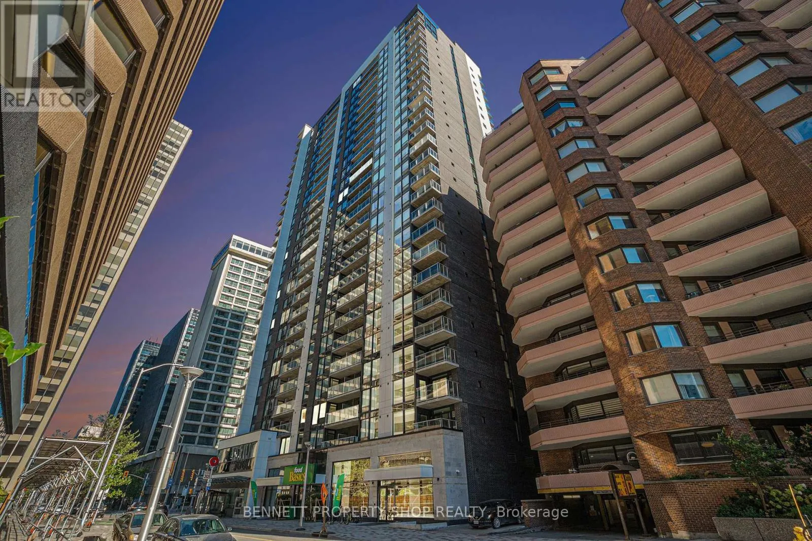 1607 - 340 QUEEN STREET
