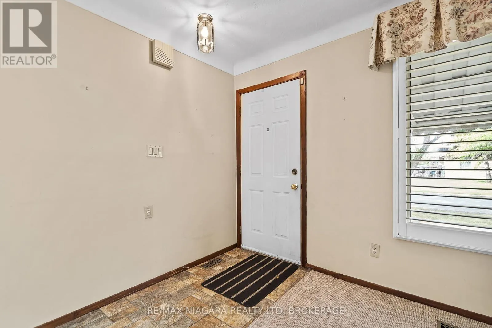 7402 SUNHAVEN DRIVE
