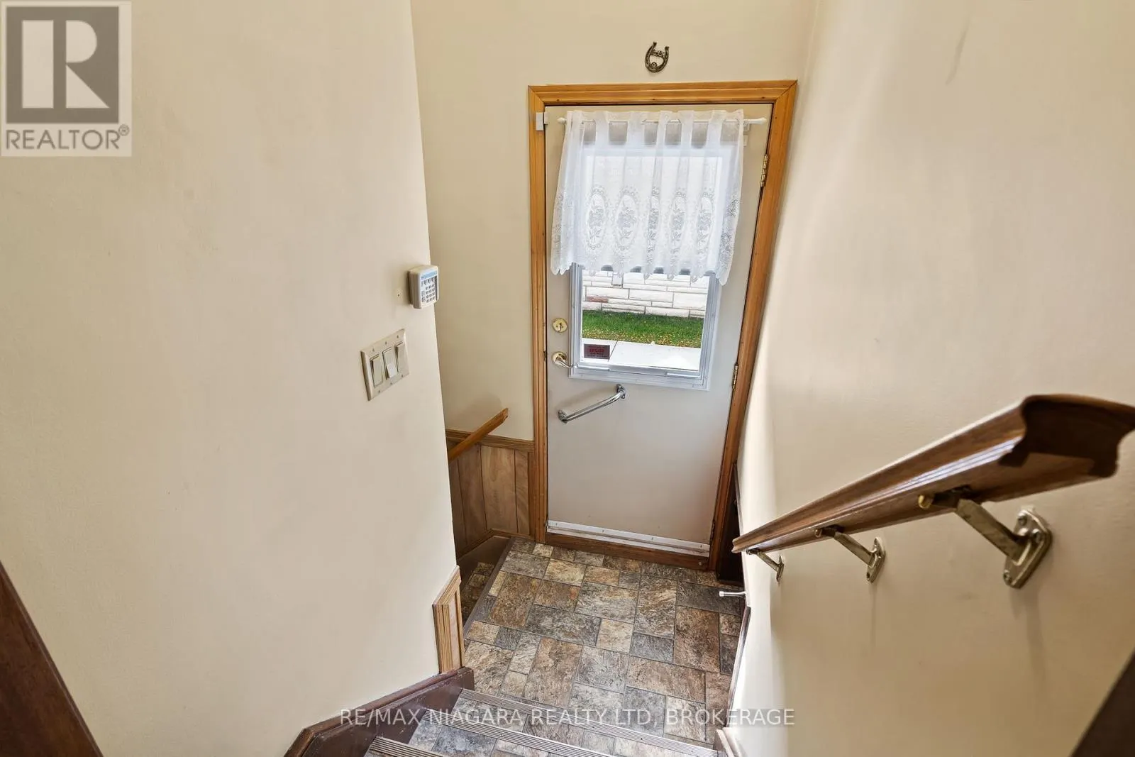 7402 SUNHAVEN DRIVE