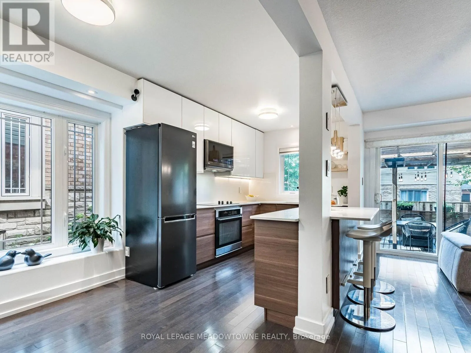 9 - 242 UPPER MOUNT ALBION ROAD