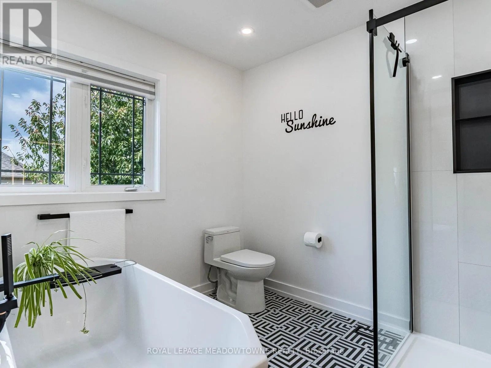 9 - 242 UPPER MOUNT ALBION ROAD
