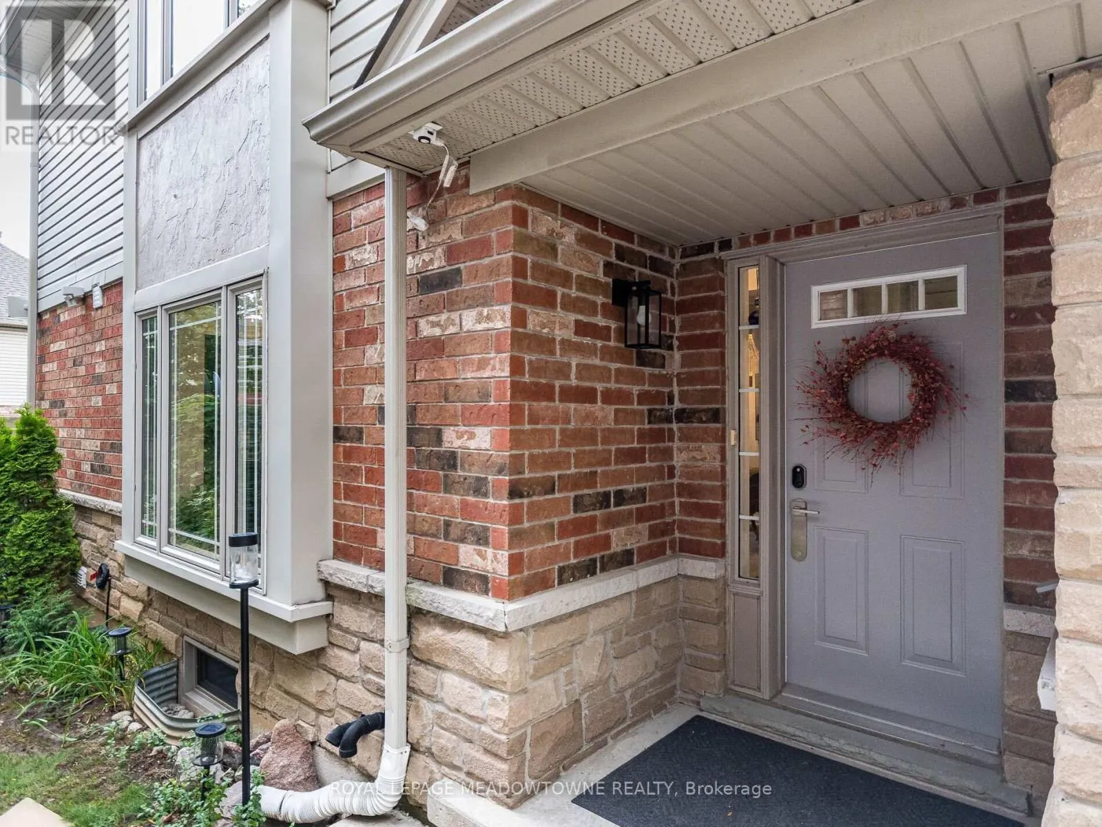 9 - 242 UPPER MOUNT ALBION ROAD
