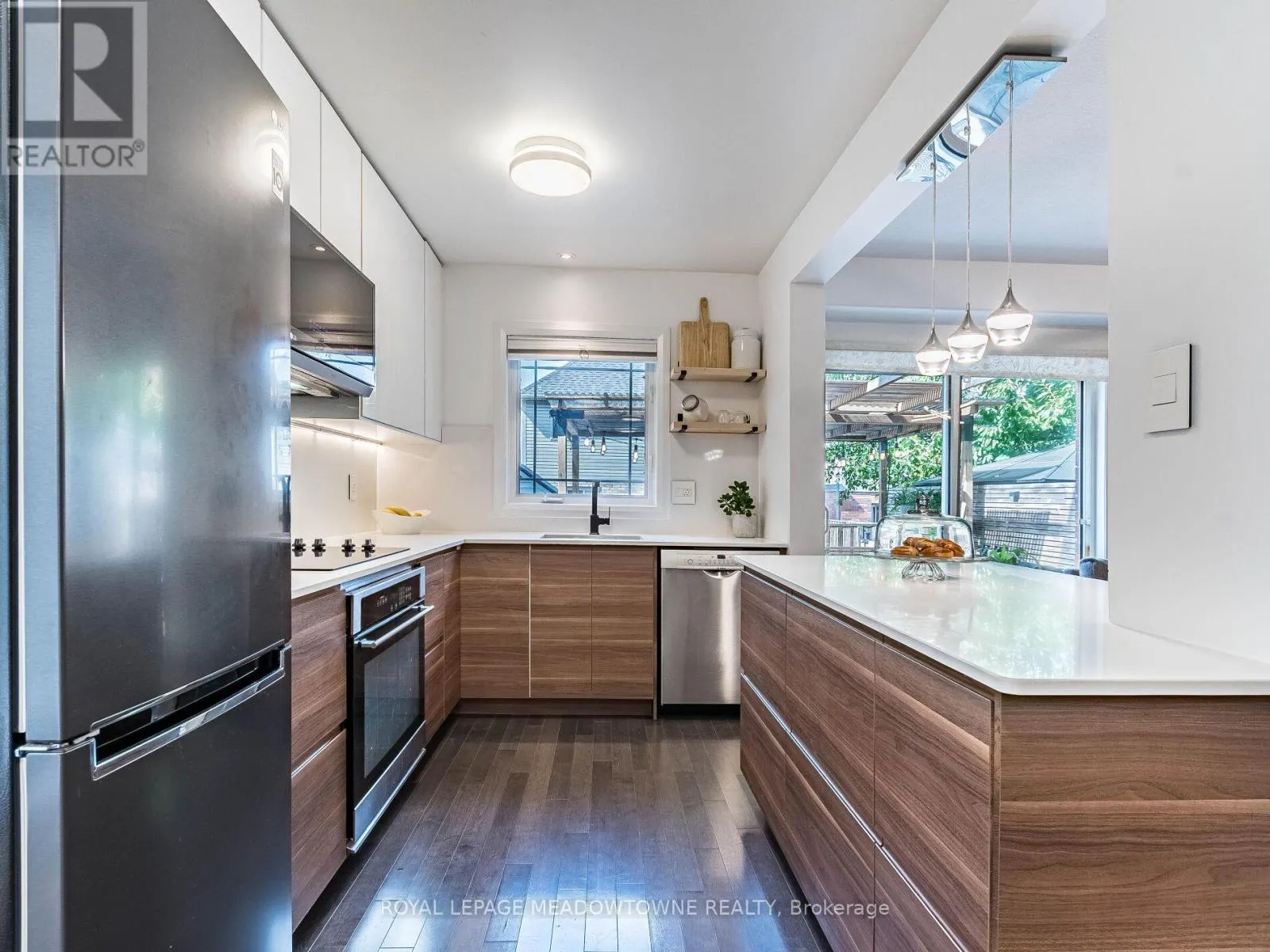 9 - 242 UPPER MOUNT ALBION ROAD