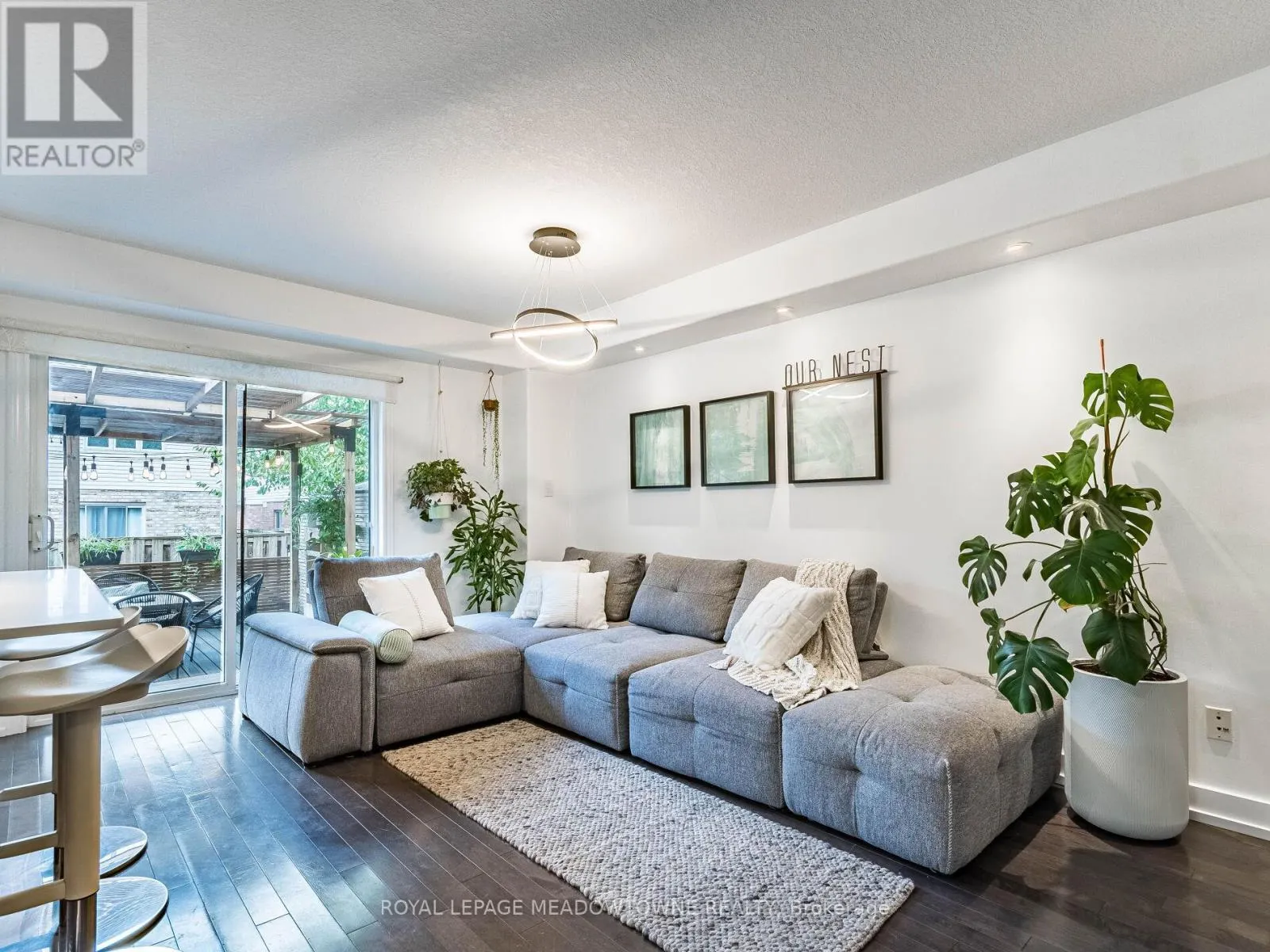 9 - 242 UPPER MOUNT ALBION ROAD