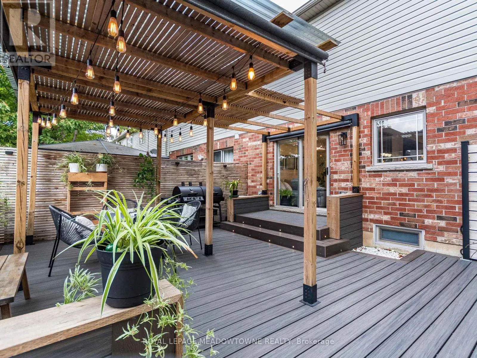 9 - 242 UPPER MOUNT ALBION ROAD