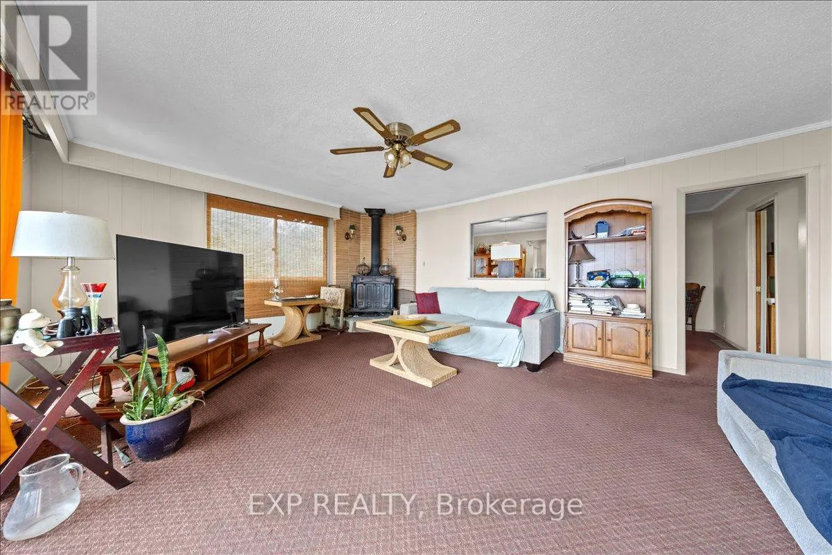 488 BAYVIEW DRIVE