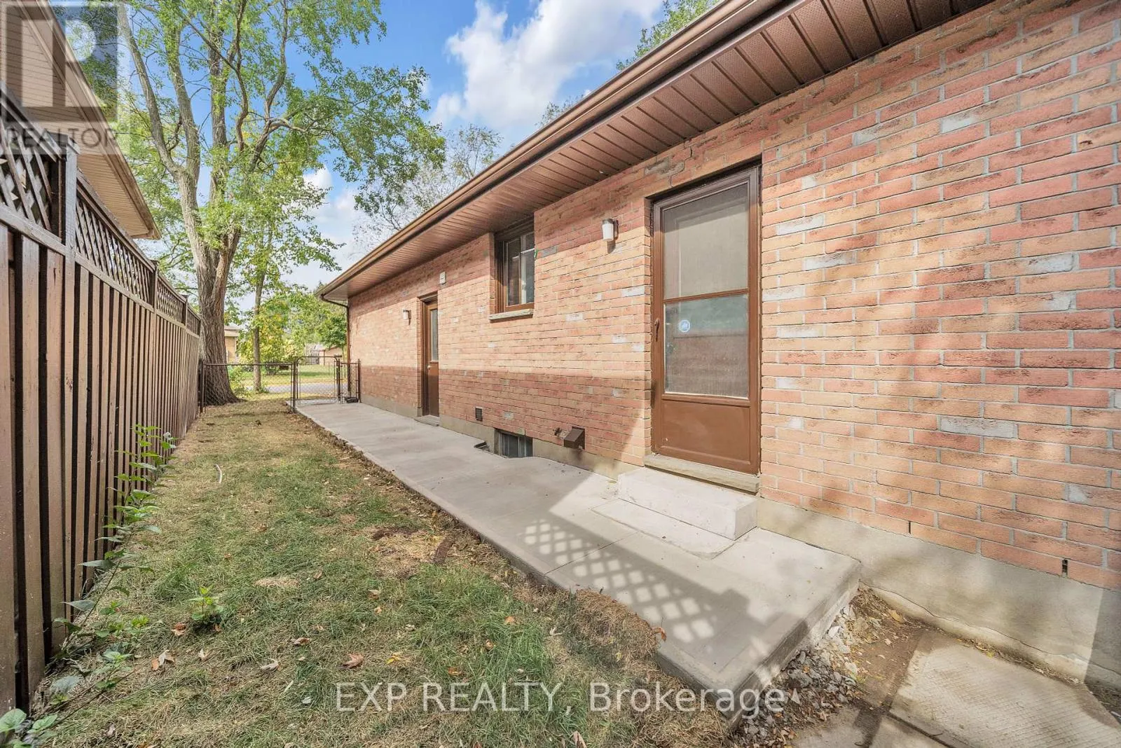 46 BONAPARTE LANE
