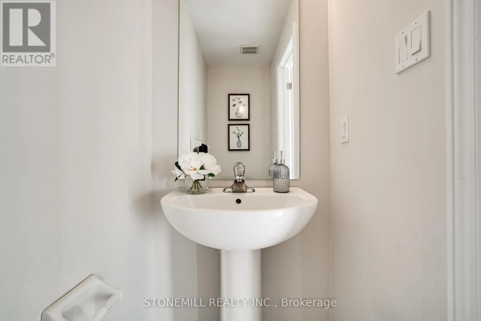 26 BENTGRASS DRIVE