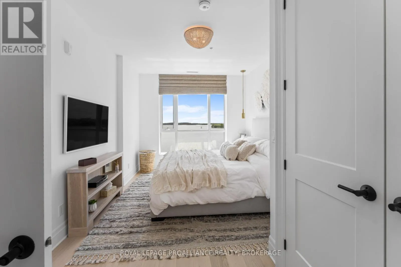 618 - 129 SOUTH STREET, #618