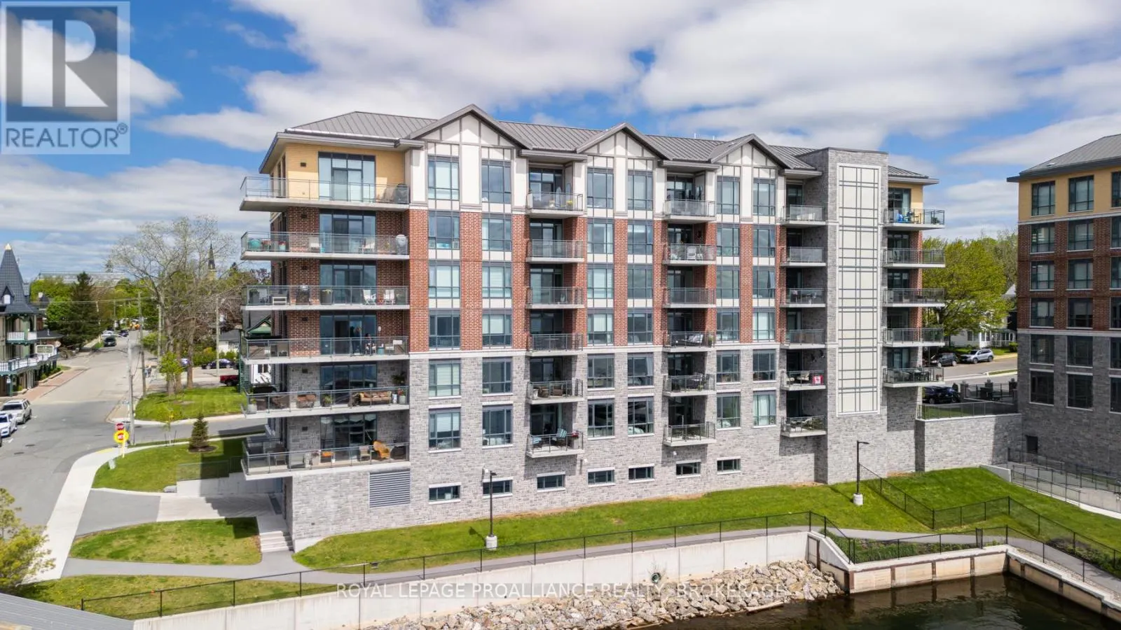 618 - 129 SOUTH STREET, #618