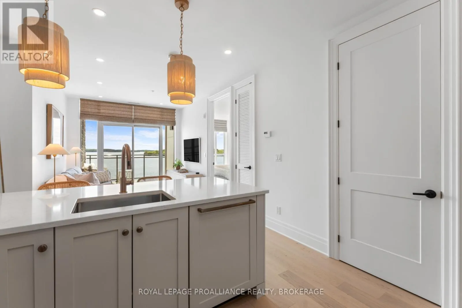 618 - 129 SOUTH STREET, #618