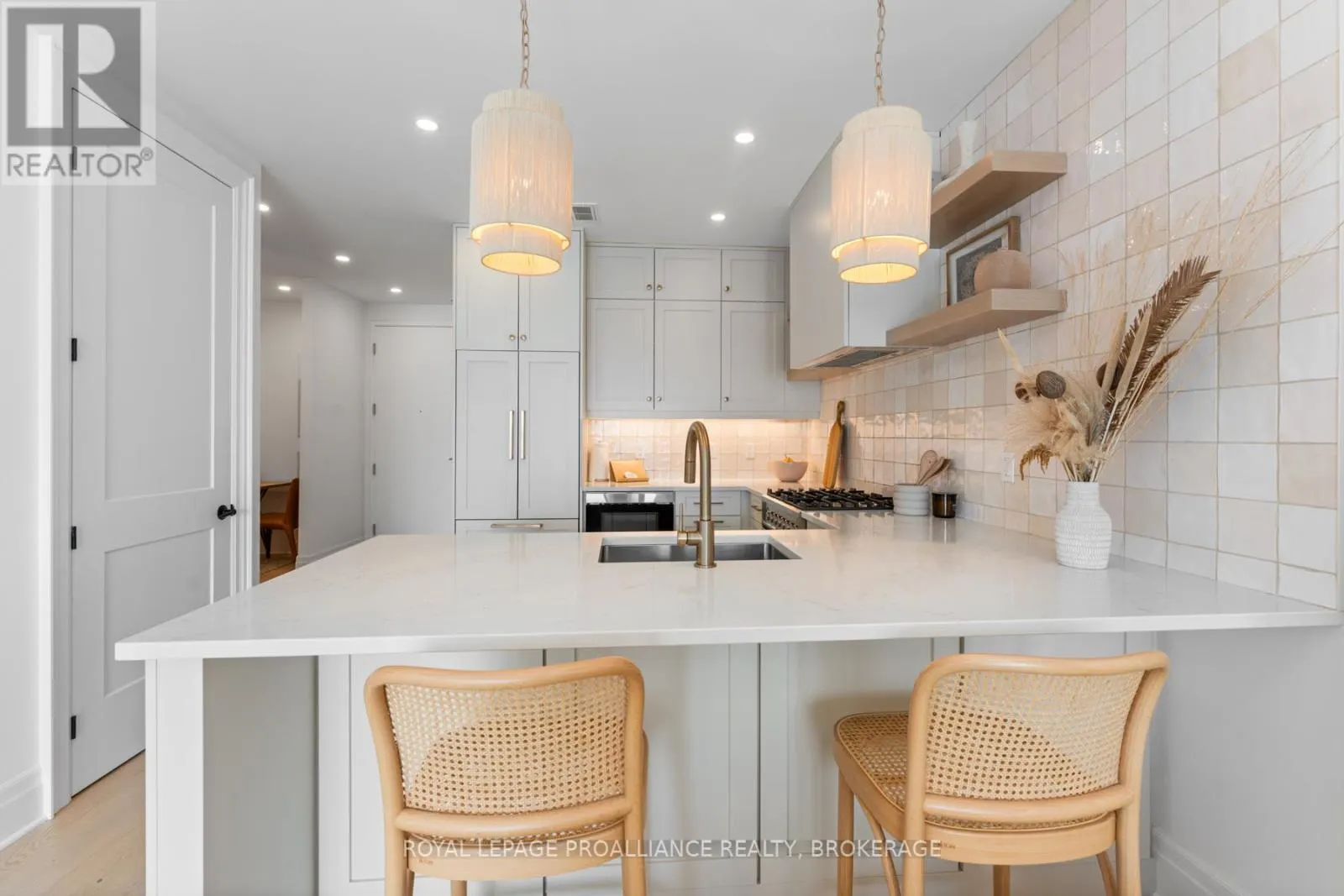 618 - 129 SOUTH STREET, #618