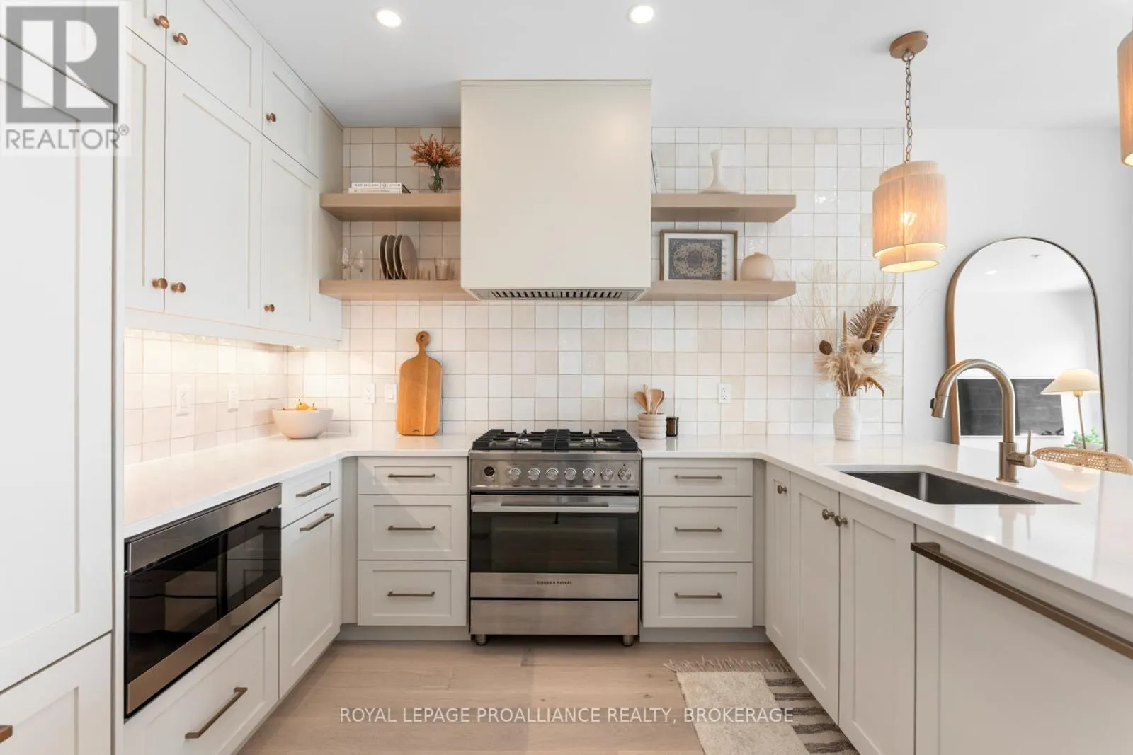 618 - 129 SOUTH STREET, #618