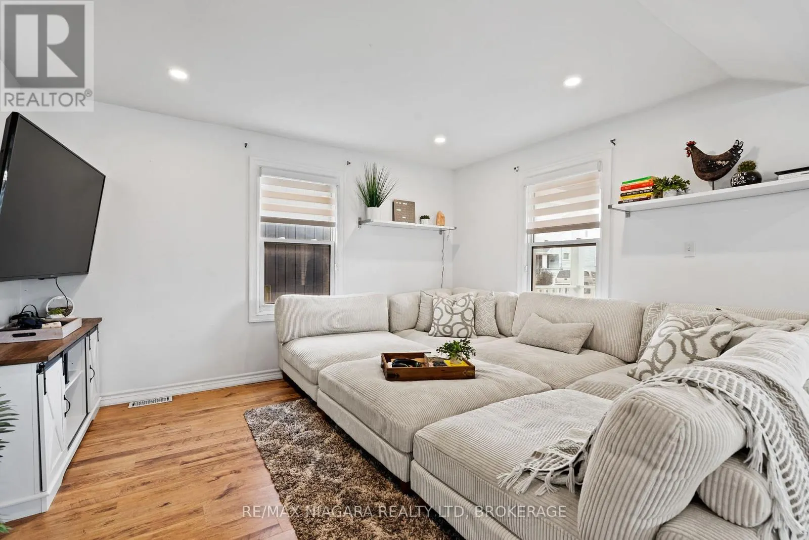 5690 HIGHLAND AVENUE