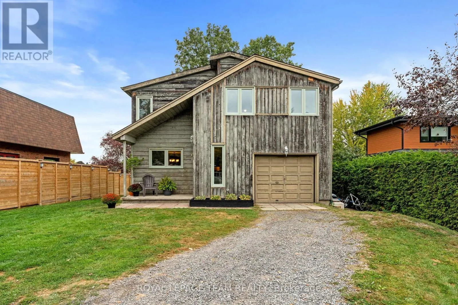 1119 FIREFLY LANE