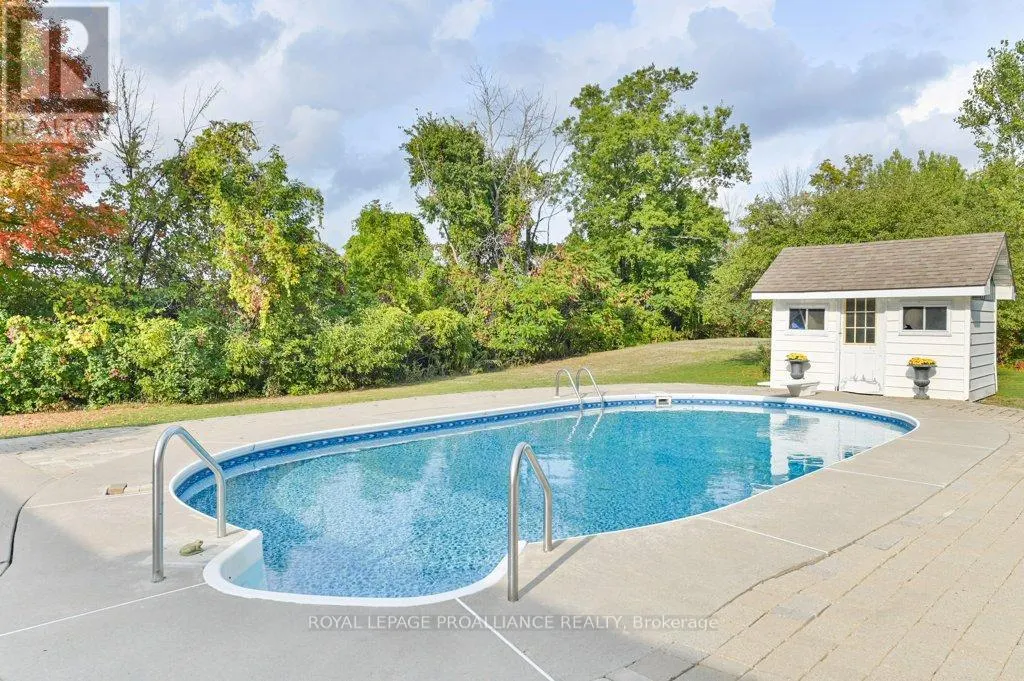 466 MACKENZIE ROAD