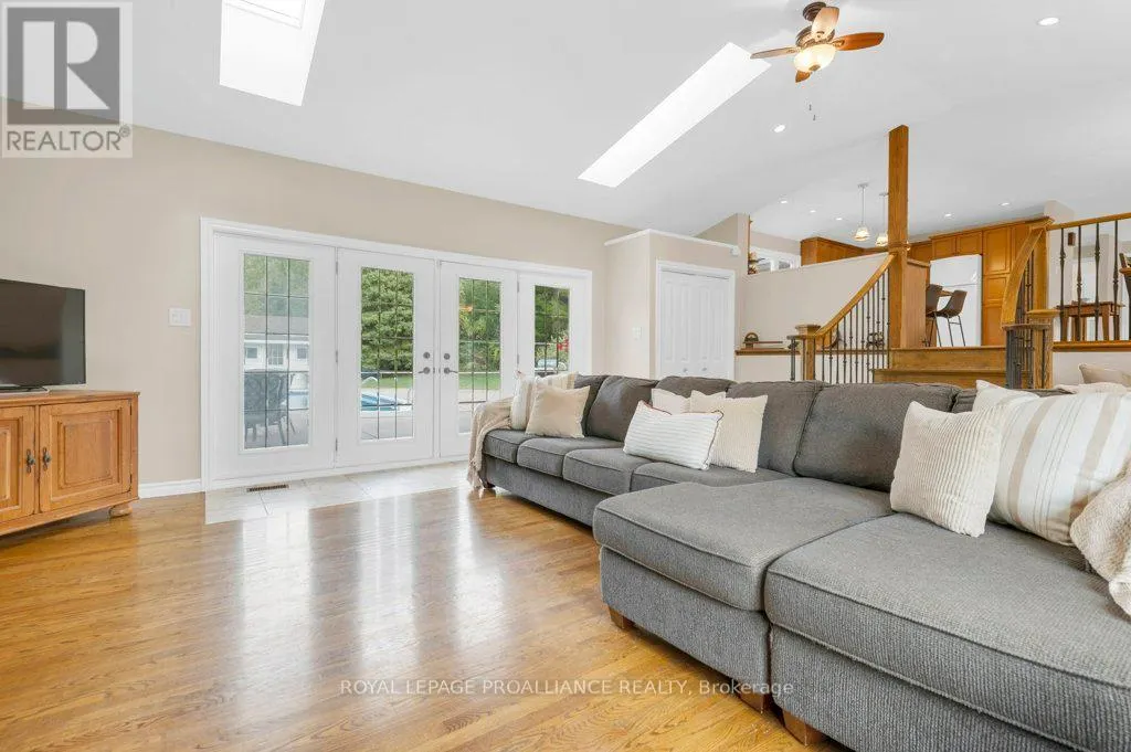 466 MACKENZIE ROAD